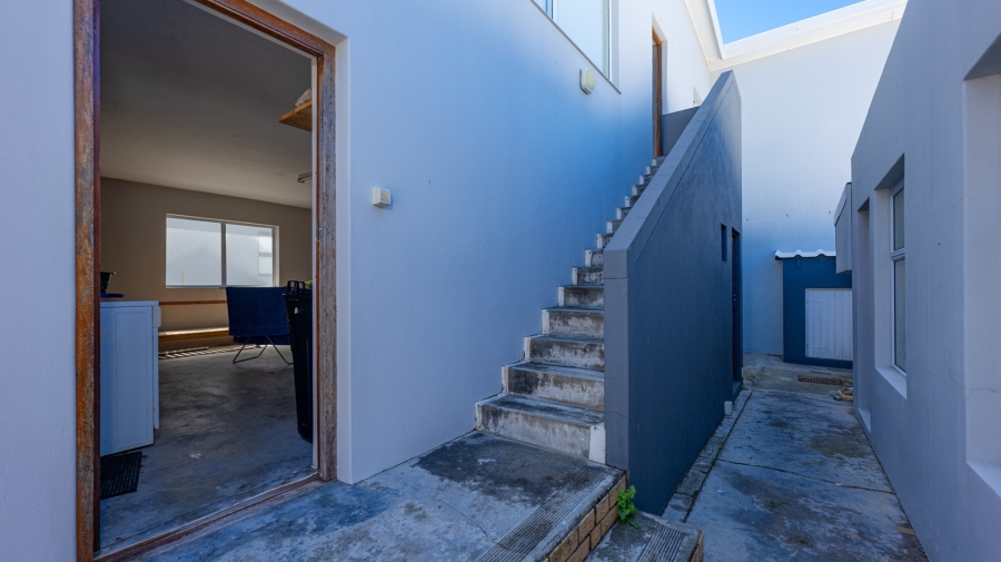 6 Bedroom Property for Sale in Agulhas Western Cape